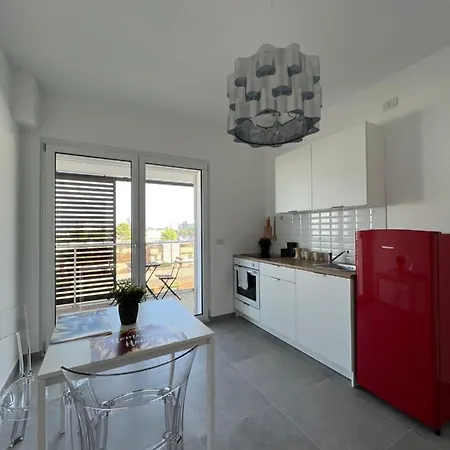 The #4 Howme * باري