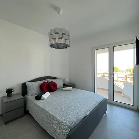 The #4 Howme باري